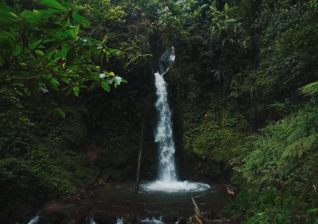 5 Daya Tarik Menawan Air Terjun Batu Lapis