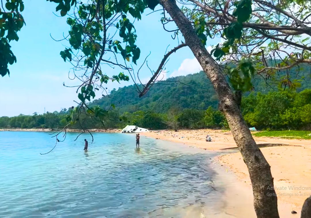 4 Keindahan Memikat di Pantai Duta Wisata